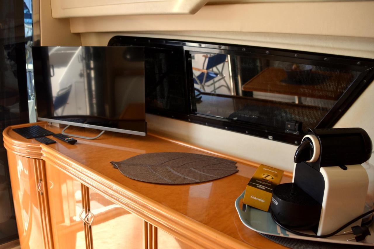 Luxury Yacht Kamikara Ξενοδοχείο Σαν Μιγκέλ ντε Αμπόνα Εξωτερικό φωτογραφία